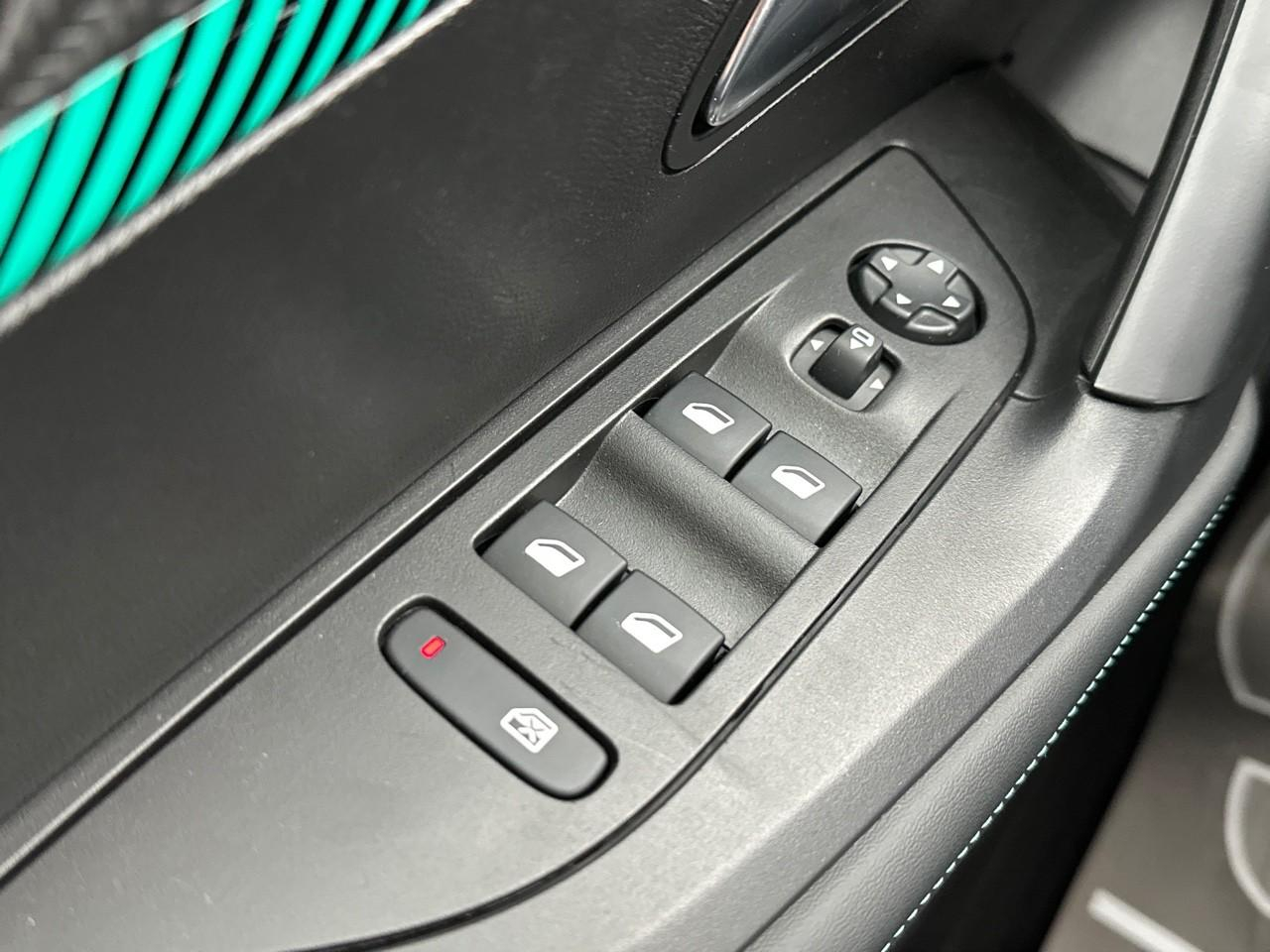 Peugeot 2008 puretech 100 s&s bvm6 allure — photo 15