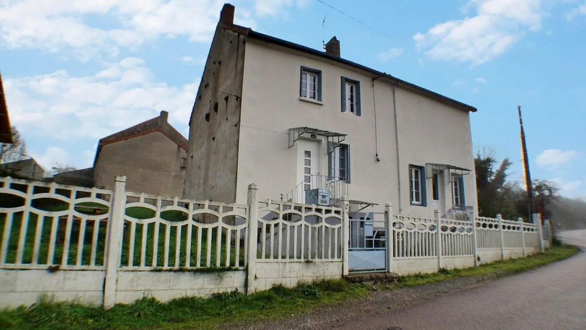 Photo 1