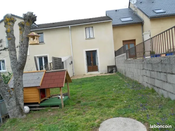 Mende petite maison F3 duplex récente 700