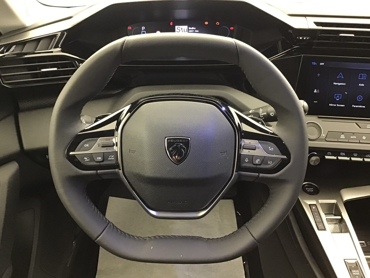 Peugeot 308 — photo 9