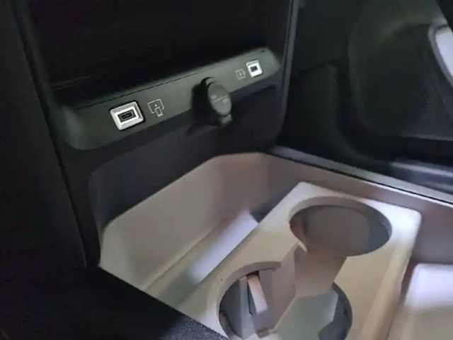 Citroën C5 Aircross hybride 145 ch e-dcs6 — photo 53