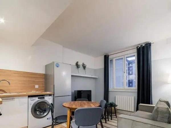 Belle chambre dans 3P meublé 48m² WC/SDB privatifs