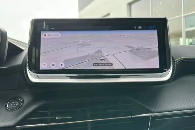 Peugeot 208 hybrid 110 e-dcs6 — photo 16