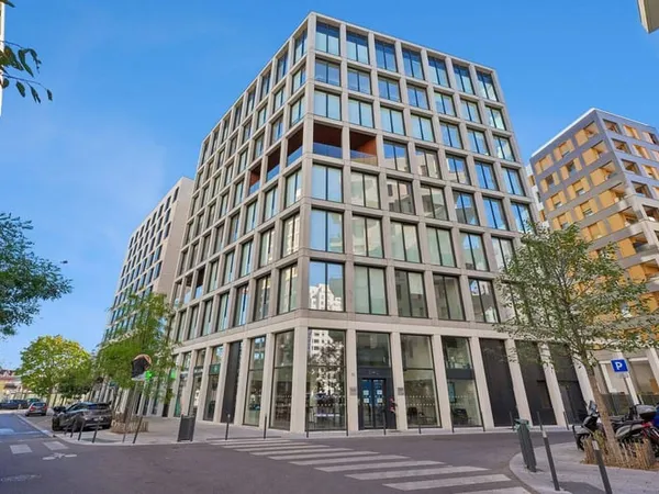 Bureaux 1615 m²
