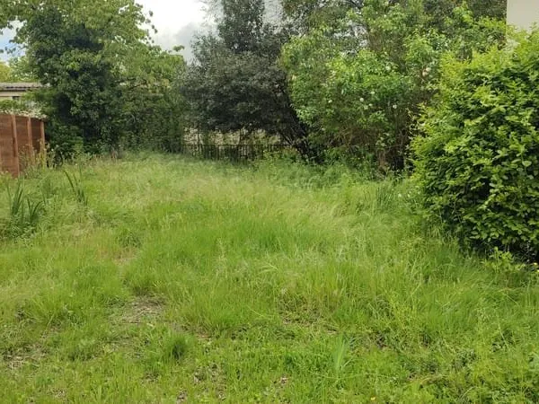 TERRAIN CONSTRUCTIBLE COTE PAVEE