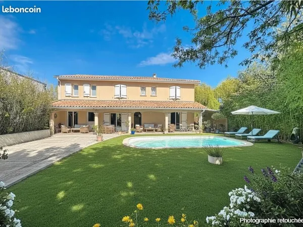 Maison 6 pièces 196 m²