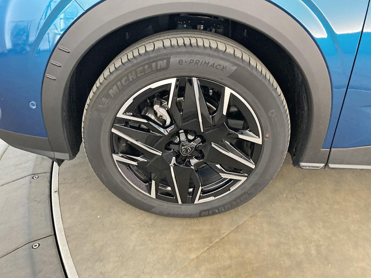 Peugeot 3008 hybrid 145 e-dcs6 allure — photo 11