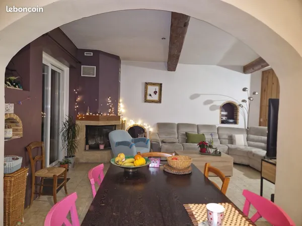 Maison avec cour au calme