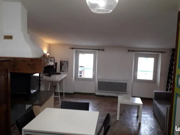 Location grand T2 meublé