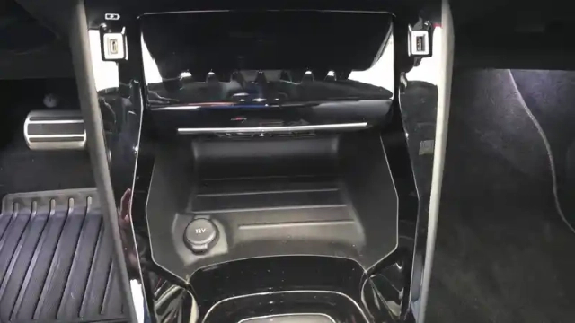 Peugeot 208 puretech 130 s&amp;s eat8 — photo 73