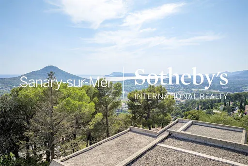 Maison 7 pièces 373 m²