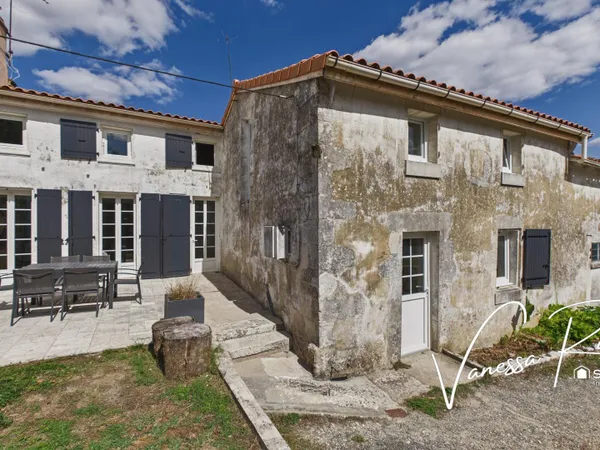 Maison de 150 m² , 3 chambres, des dépendances et 2000m² de jardin