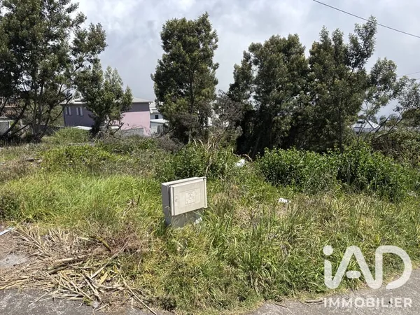 Terrain 750 m²