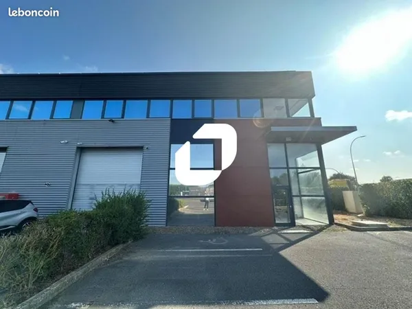 Local d'activité 679 m²