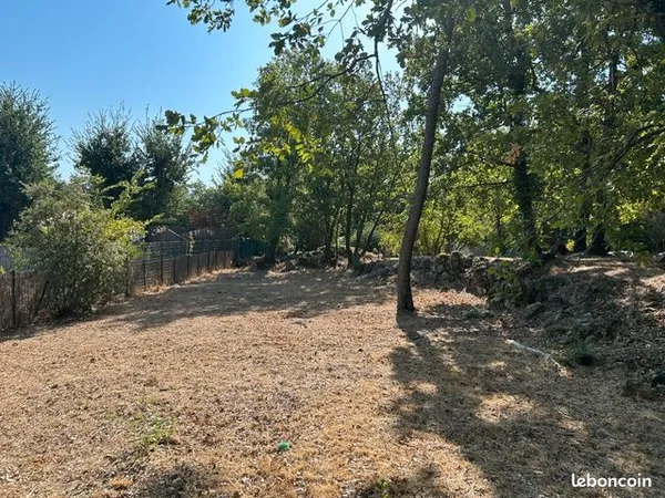 Terrain 1 005 m² La Celle