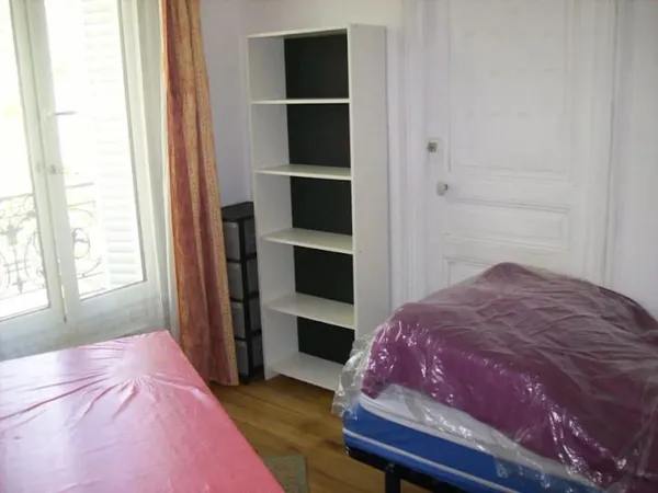 Chambre 1 pièce 9 m²