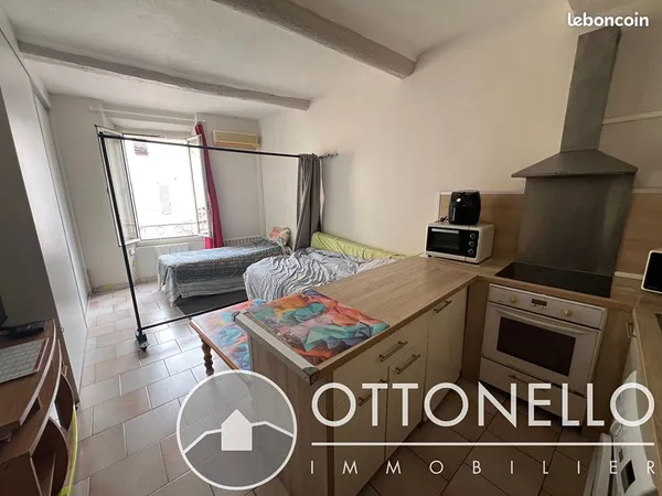 Studio 1 pièce 28 m²