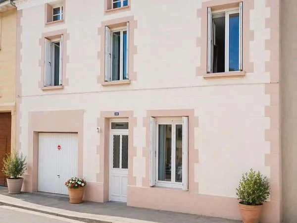 Maison familiale avec cour et garage double