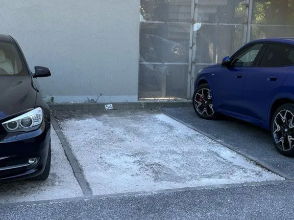 Parking privé ? Résidence sécurisée ? Gai Versant