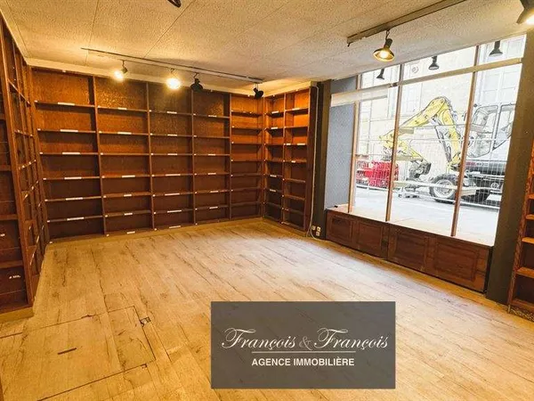 Local 74 m²