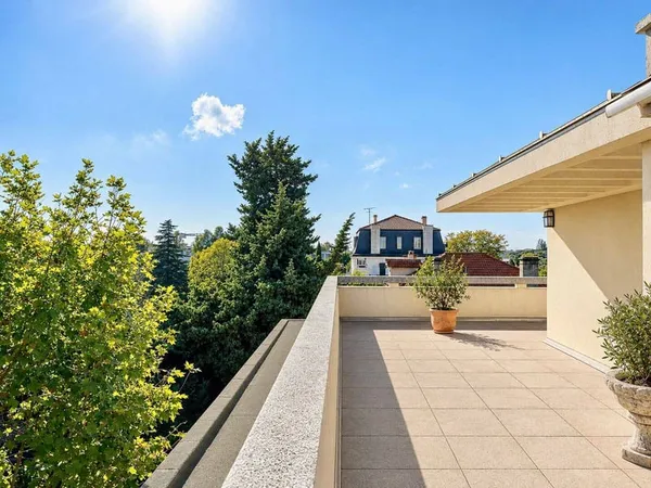 Duplex 6 pièces 162 m²
