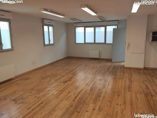 Bureaux équipés 66 m²