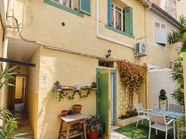 EXCLUSIVITÉ BAILLE MAISON T2/3 53 M2 - TERRASSE - 280