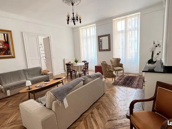 Bel appartement meublé - centre historique