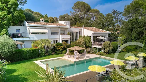 Villa 15 pièces 519 m²