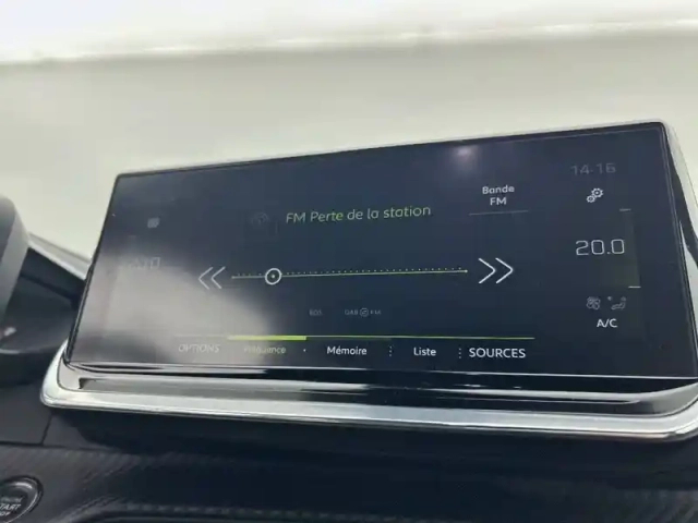 Peugeot 2008 puretech 130 s&amp;s bvm6 — photo 22