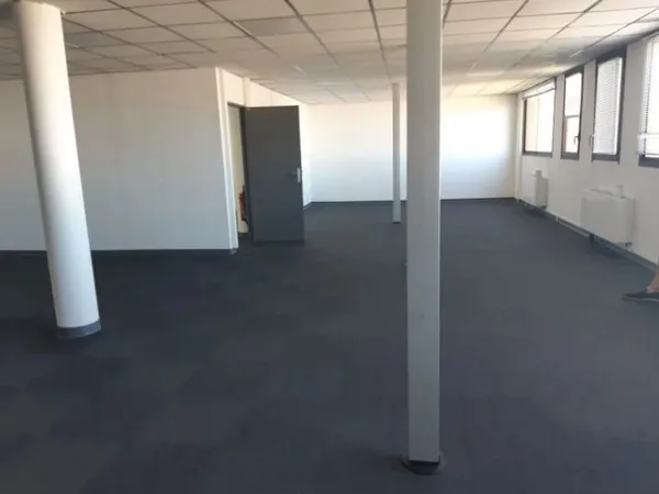 Bureaux 273 m²