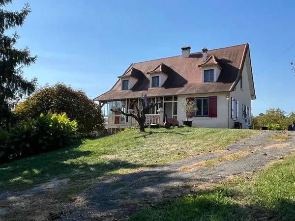 Maison 8 pièces 179 m²