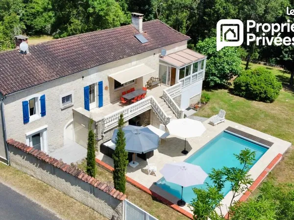 Maison 7 pièces 220 m²
