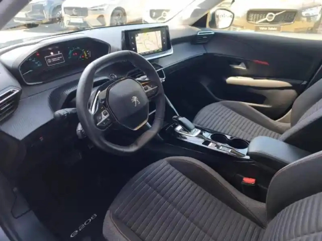 Peugeot 208 e- 136ch active pack — photo 10