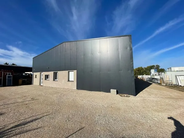 Verdun, local industriel de 330 m²