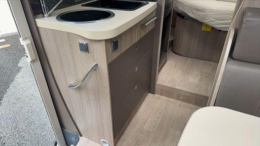 Ford Transit Challenger 2.2 TDCi 155 - Challenger Profilé Quartz – 2016 – 26987 km – Diesel – Boîte Manuelle — photo 11