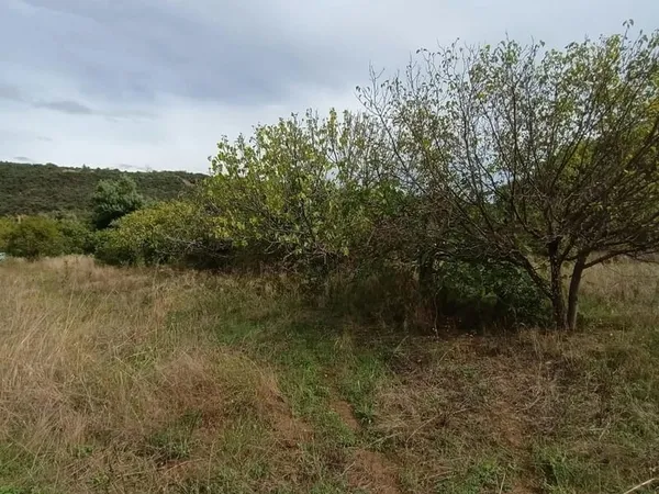 Terrain 3400 m²