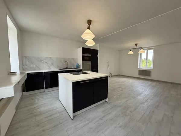 MAISON BOURGES/ASNIERES 7 PIECES AVEC JARDIN ET GARAGE
