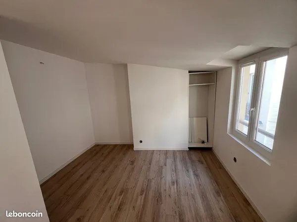 Studio lumineux 18 m² - Paris 18