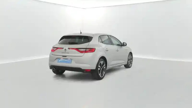 Renault Megane mégane iv berline tce 140 energy — photo 14