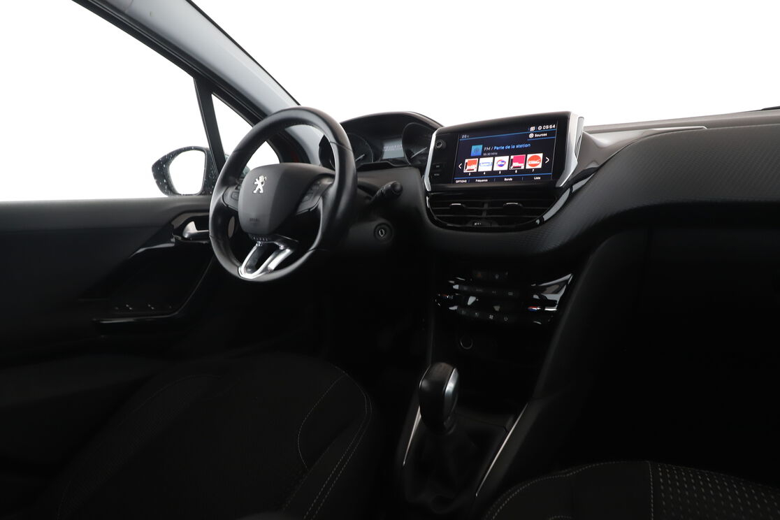 Peugeot 208 1.2 PureTech Allure — photo 12