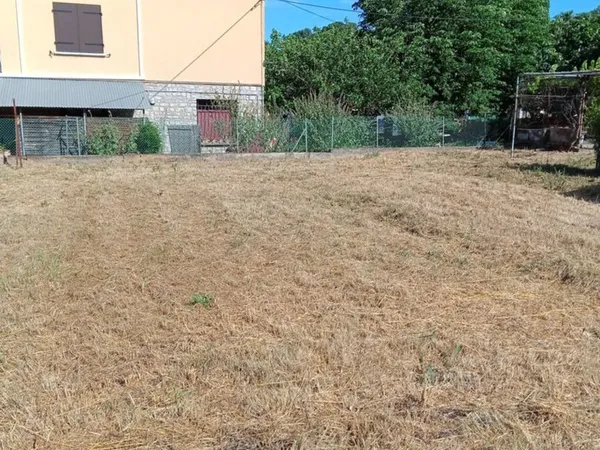 TERRAIN PLAT DE 217 m2, projet maison R+1