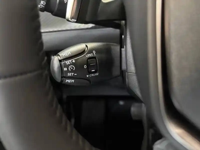 Peugeot 208 hybrid 110 e-dcs6 — photo 15
