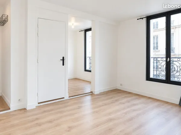 Appartement rénové avec chambre - Quartier Sainte-Marthe - Paris 10e