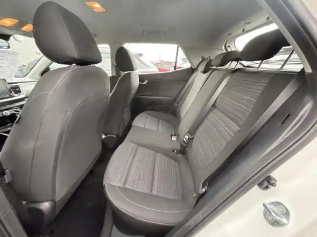 Kia Stonic 1.0 t-gdi 100ch active — photo 12