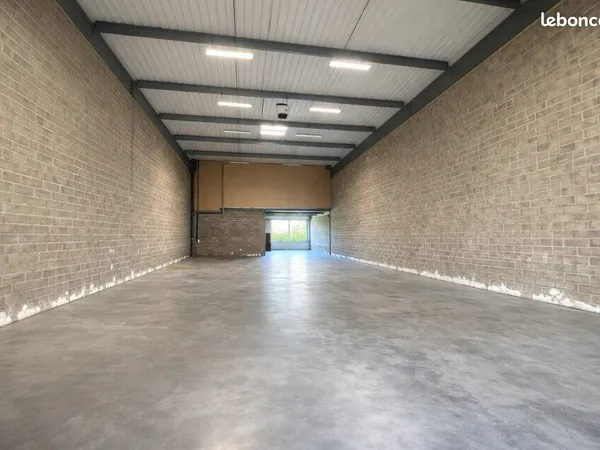 LOCAL D'ACTIVITE 491 m² STAINS