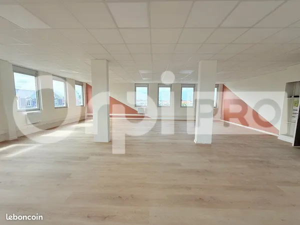 Bureau 115 m²
