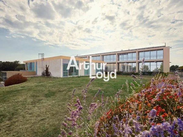 Bureaux 12200 m²