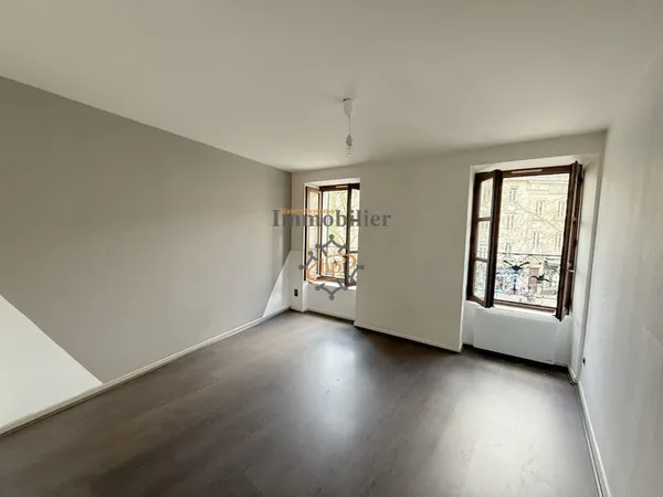 A louer Saint Affrique Appartement de type 2 équipé en 2e ét