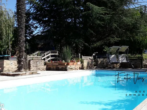 Maison 9 pièces 235 m²